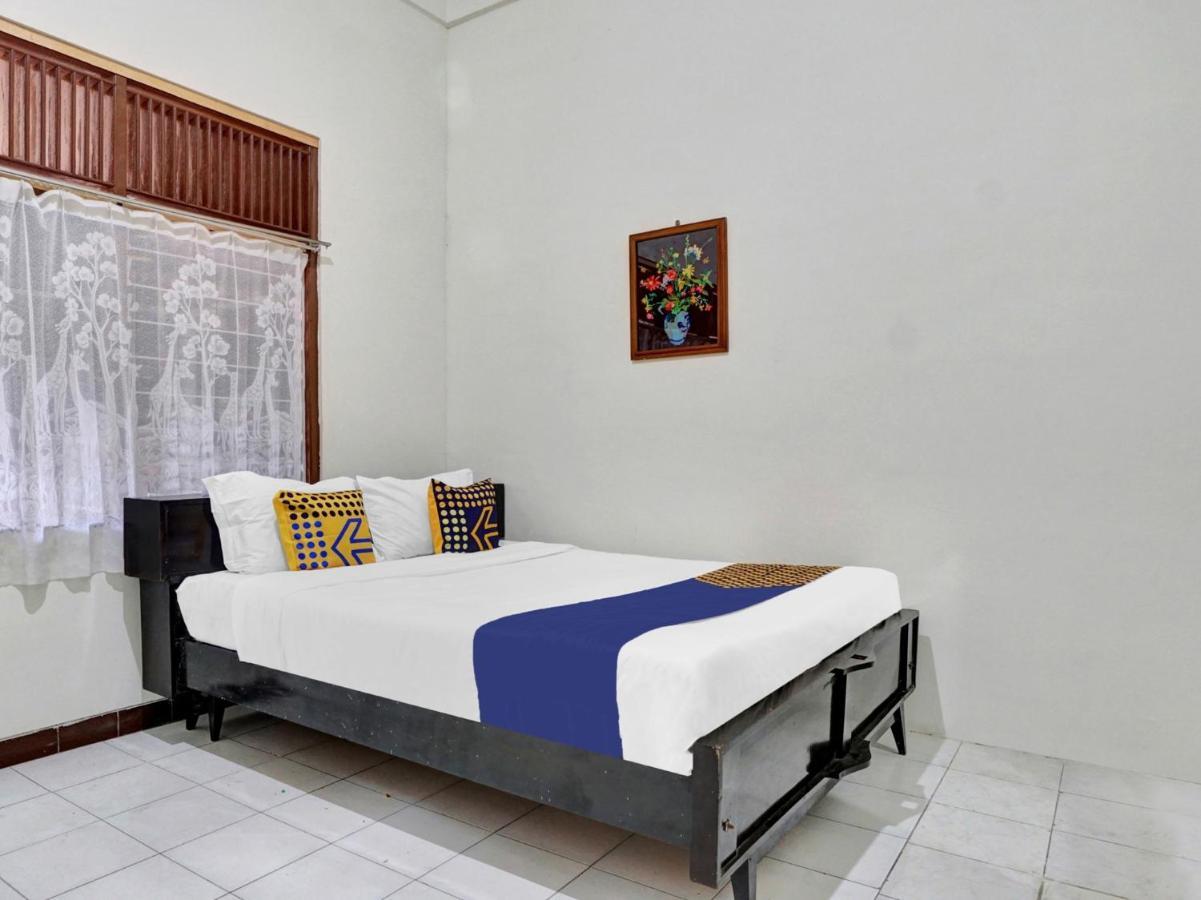 Oyo Life 90539 Taman Borobudur Guest House Syariah Blimbing  Exterior photo